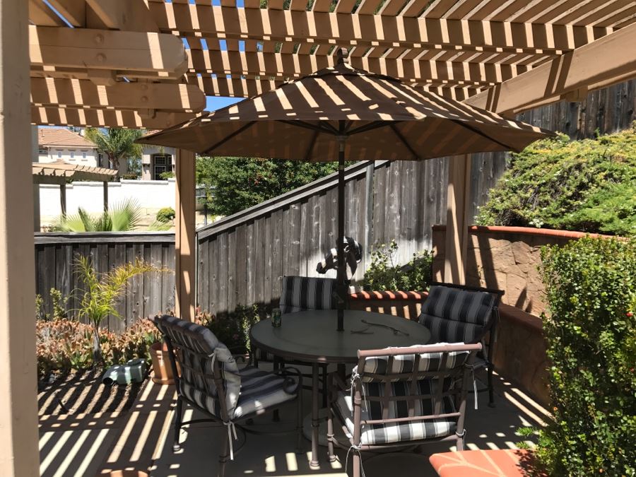 Outdoor Patio Table With Four Chairs And Umbrella 48'R [Photo 8]
