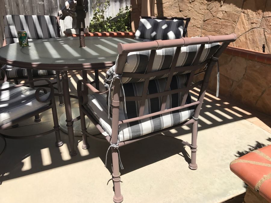 Outdoor Patio Table With Four Chairs And Umbrella 48'R [Photo 6]