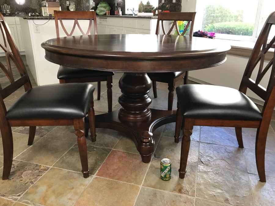 Round Pedestal Dining Table With (4) Chairs Includes One Leaf 52'R