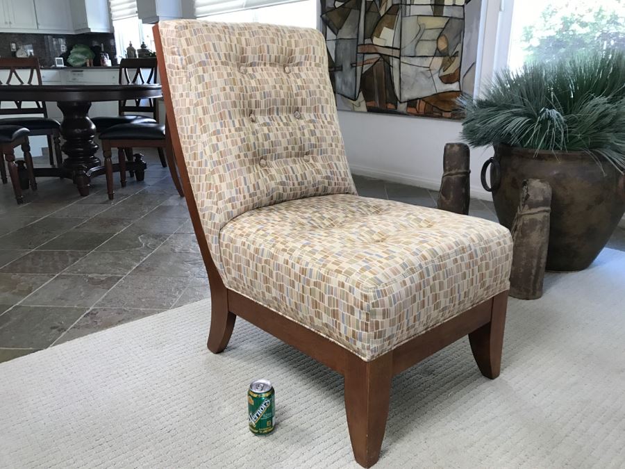 Modern Upholstered Wooden Slipper Chair [Photo 1]
