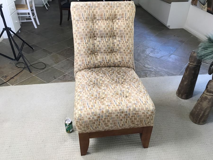 Modern Upholstered Wooden Slipper Chair [Photo 3]