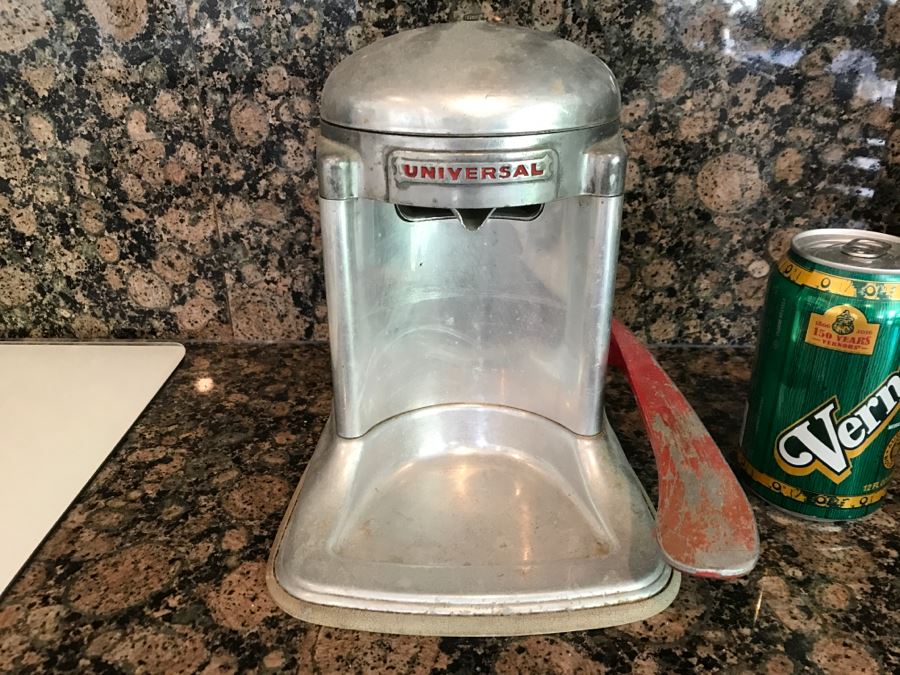 Vintage UNIVERSAL Aluminum Juicer