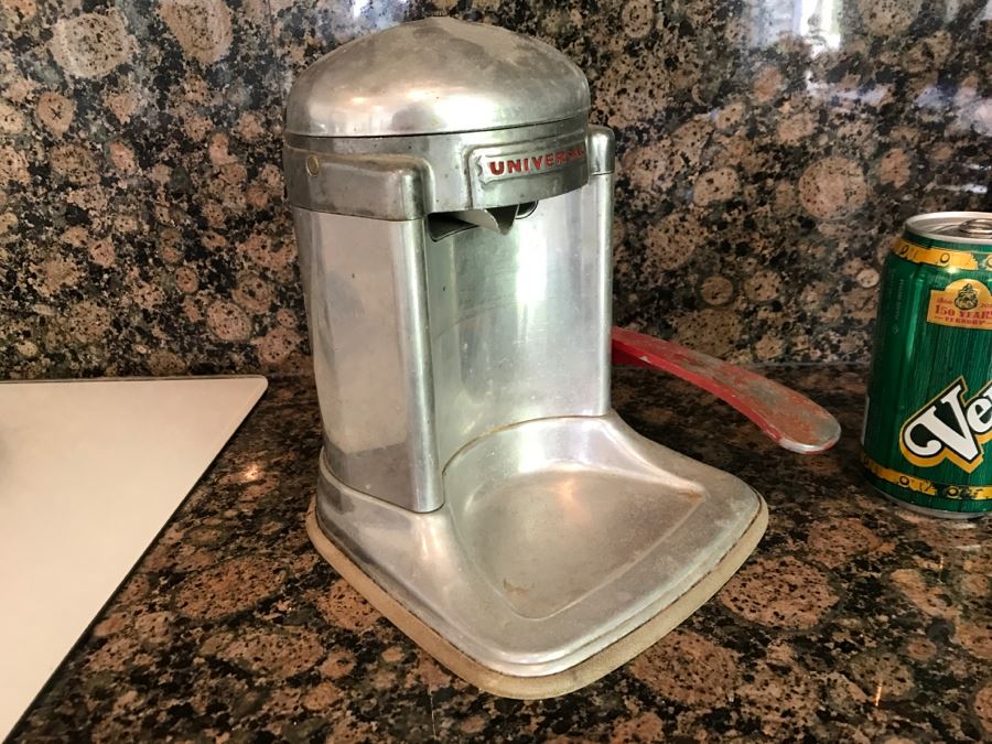 Vintage UNIVERSAL Aluminum Juicer [Photo 7]