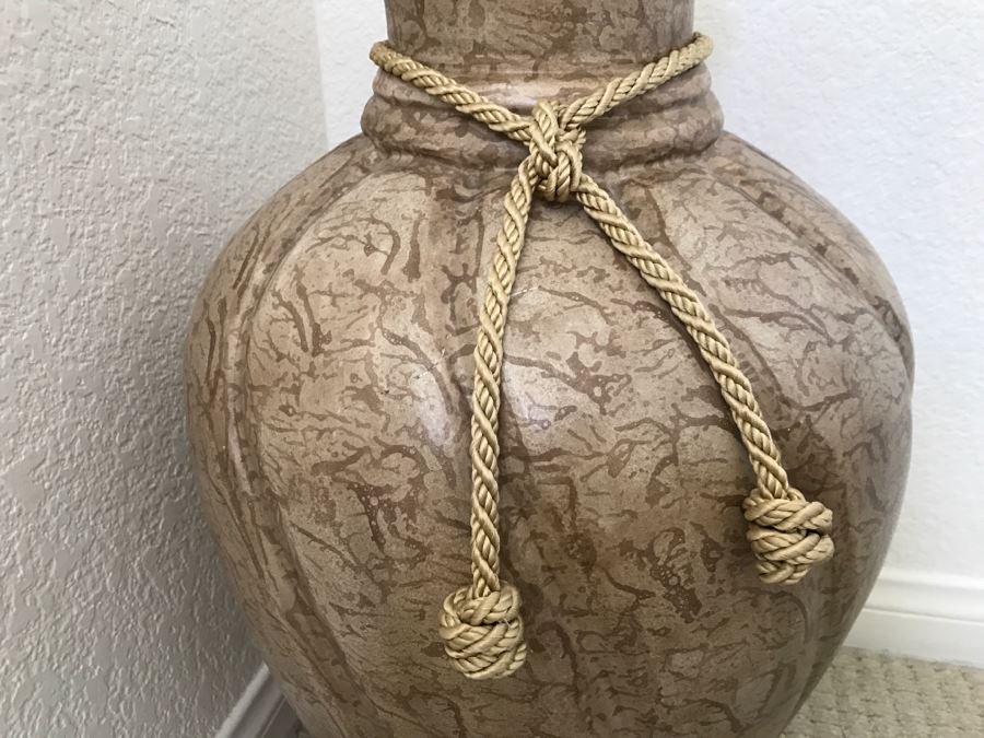 Large Decorative Vase [Photo 3]