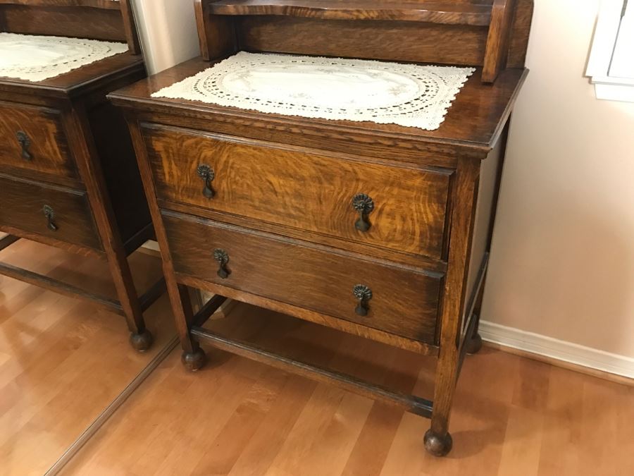 Antique Tiger Oak Dresser With Beveled Glass Mirror [Photo 4]