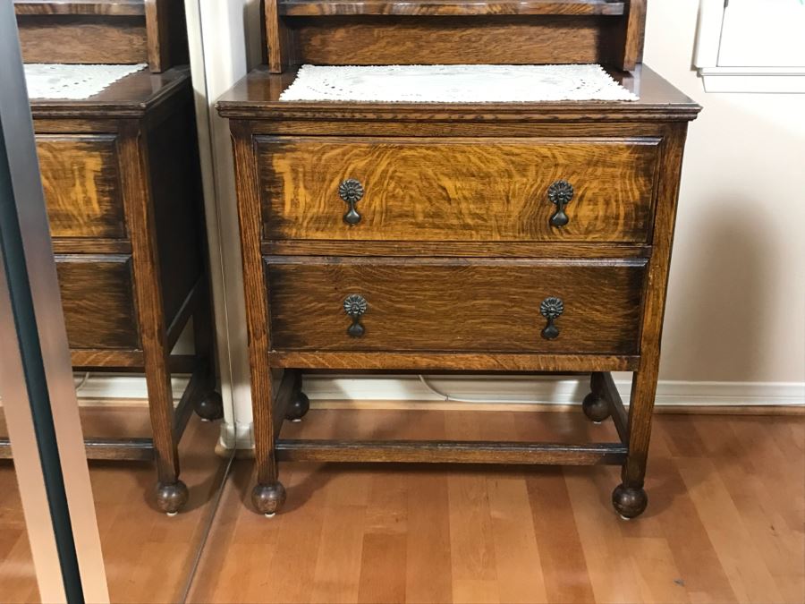 Antique Tiger Oak Dresser With Beveled Glass Mirror [Photo 3]