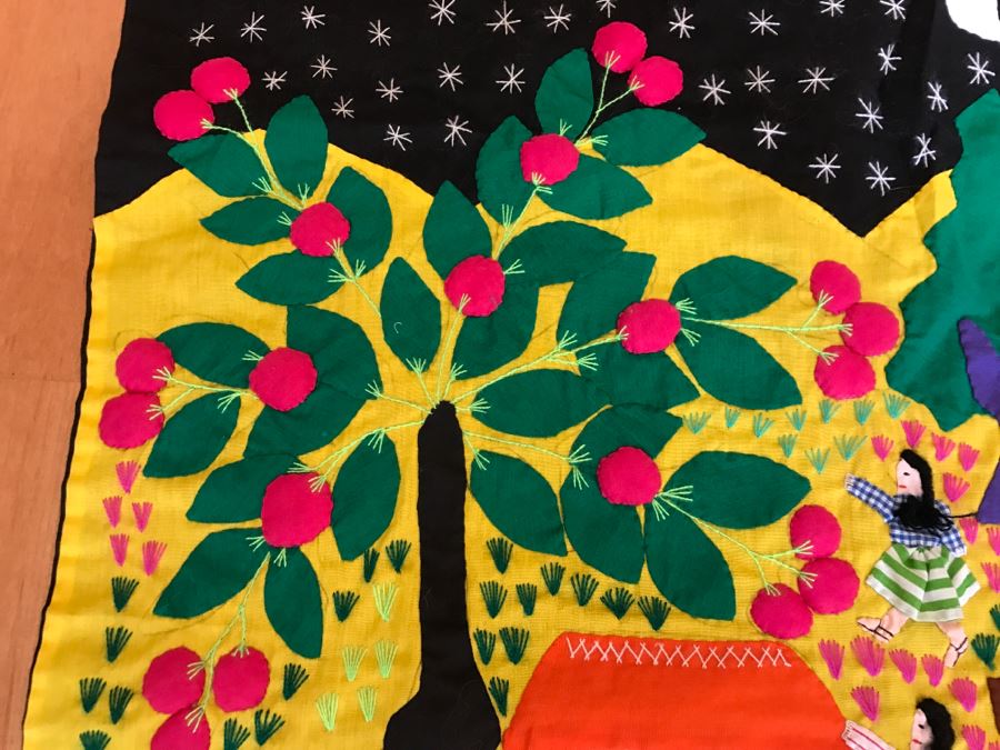 Detailed Guatemalan Embroidery Hanging Kids Playing [Photo 9]