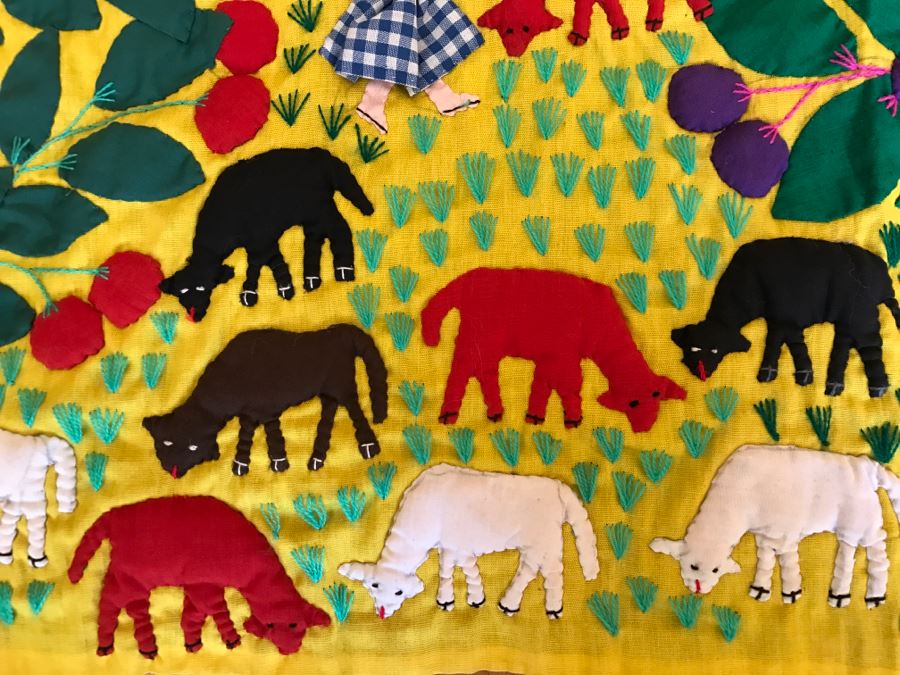 Detailed Guatemalan Embroidery Hanging Kids Playing [Photo 5]