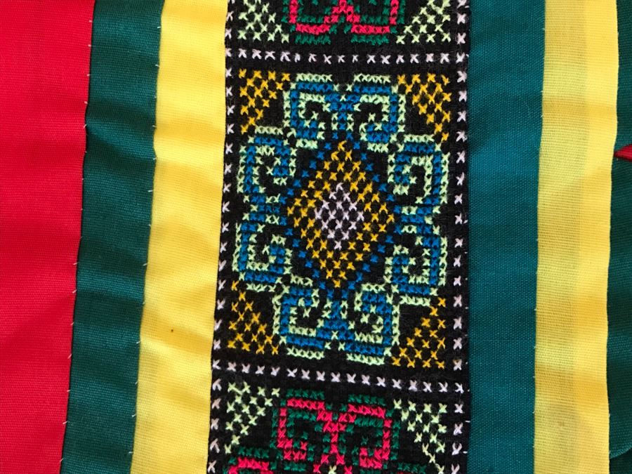 Vintage Detailed Hmong Pandau Embroidery Needlework Wall Hanging [Photo 6]