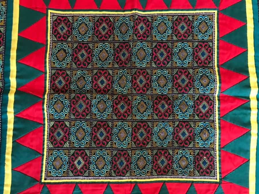 Vintage Detailed Hmong Pandau Embroidery Needlework Wall Hanging [Photo 3]
