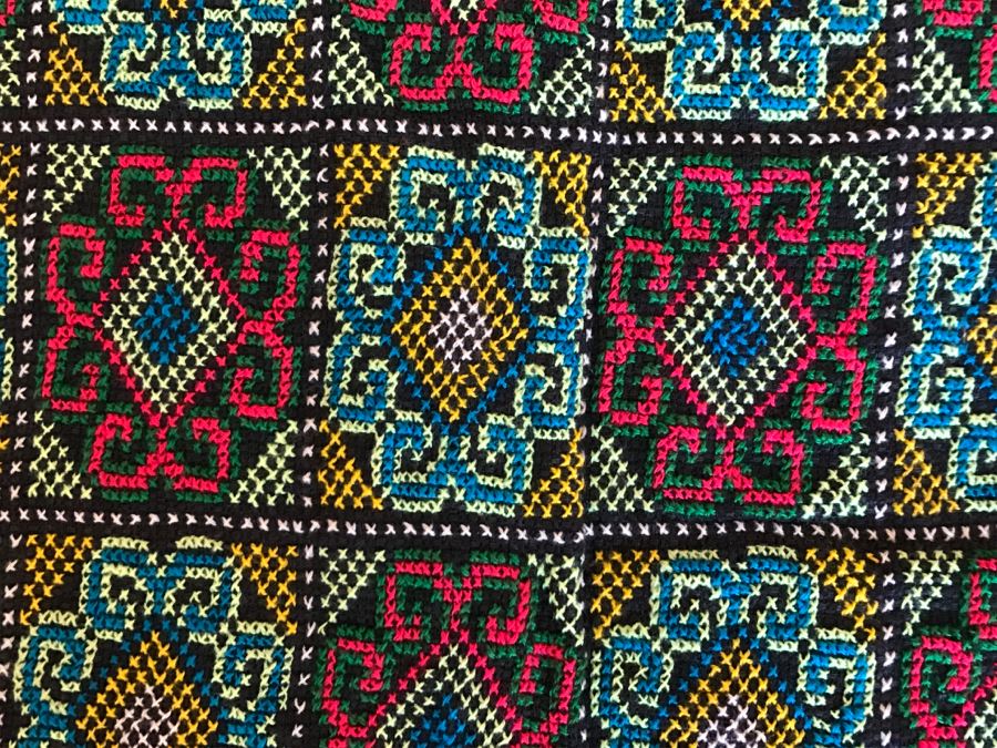 Vintage Detailed Hmong Pandau Embroidery Needlework Wall Hanging [Photo 4]