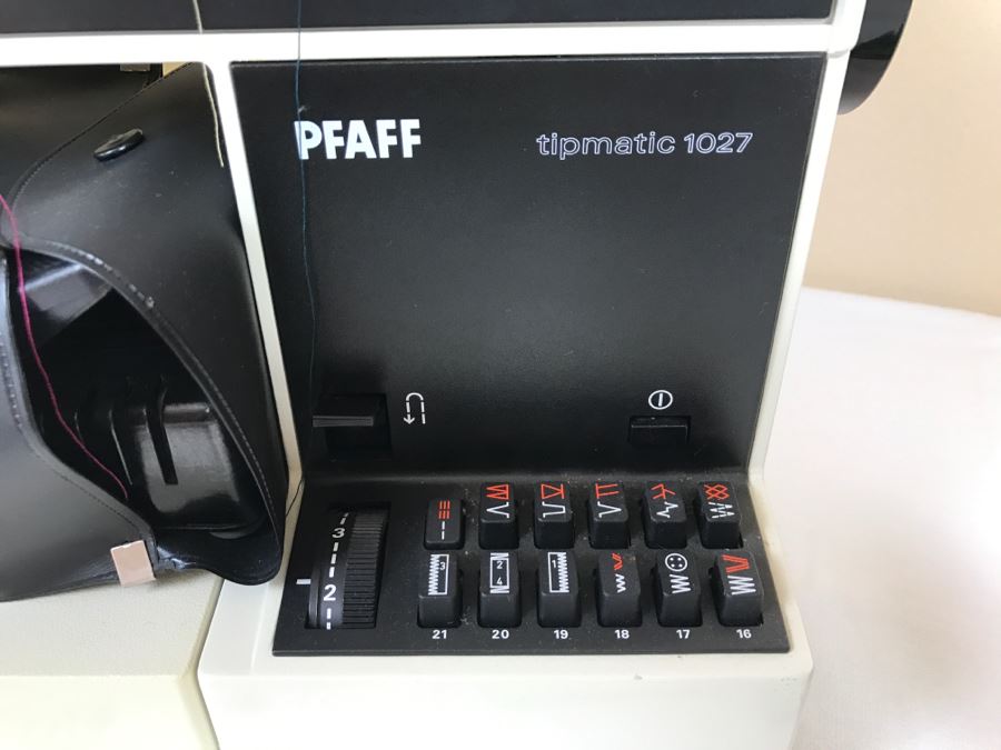PFAFF Tipmatic 1027 Sewing Machine With Case [Photo 3]