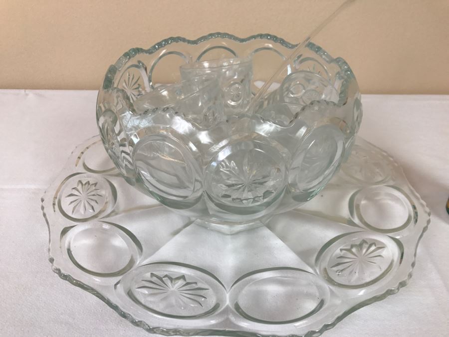 Vintage Glass Punch Bowl With Laddle And Cups [Photo 2]