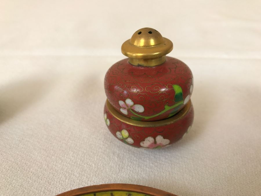 Chinese Cloisonne Lot With Dishes, Salt Shakers And Ashtrays [Photo 11]