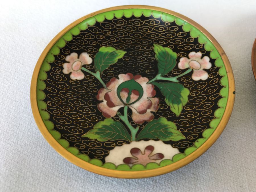 Chinese Cloisonne Lot With Dishes, Salt Shakers And Ashtrays [Photo 5]