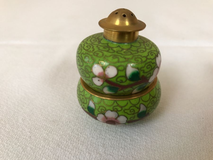 Chinese Cloisonne Lot With Dishes, Salt Shakers And Ashtrays [Photo 12]