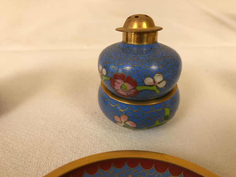 Chinese Cloisonne Lot With Dishes, Salt Shakers And Ashtrays [Photo 10]