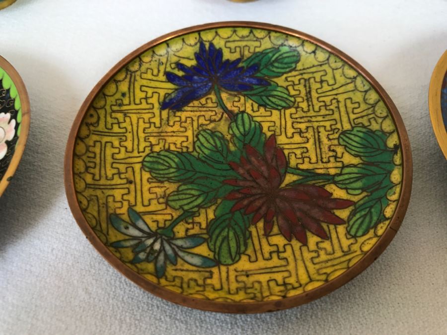 Chinese Cloisonne Lot With Dishes, Salt Shakers And Ashtrays [Photo 6]