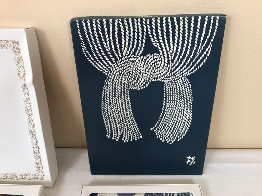 Collection Of Japanese Textiles Including Keisuke Serizawa And Takashimaya [Photo 2]