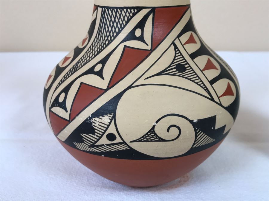C Tosa Jemez Native American Indian Pottery [Photo 3]