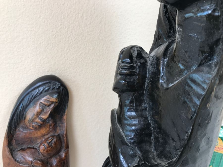 Pair Of Ethnic Carved Wooden Mother And Child Sculptures [Photo 18]