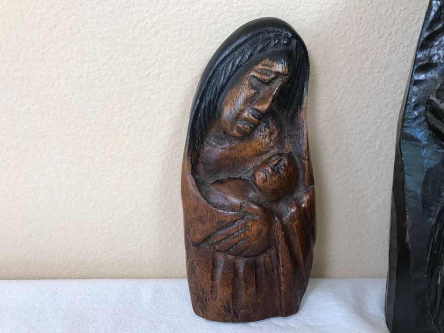 Pair Of Ethnic Carved Wooden Mother And Child Sculptures [Photo 2]