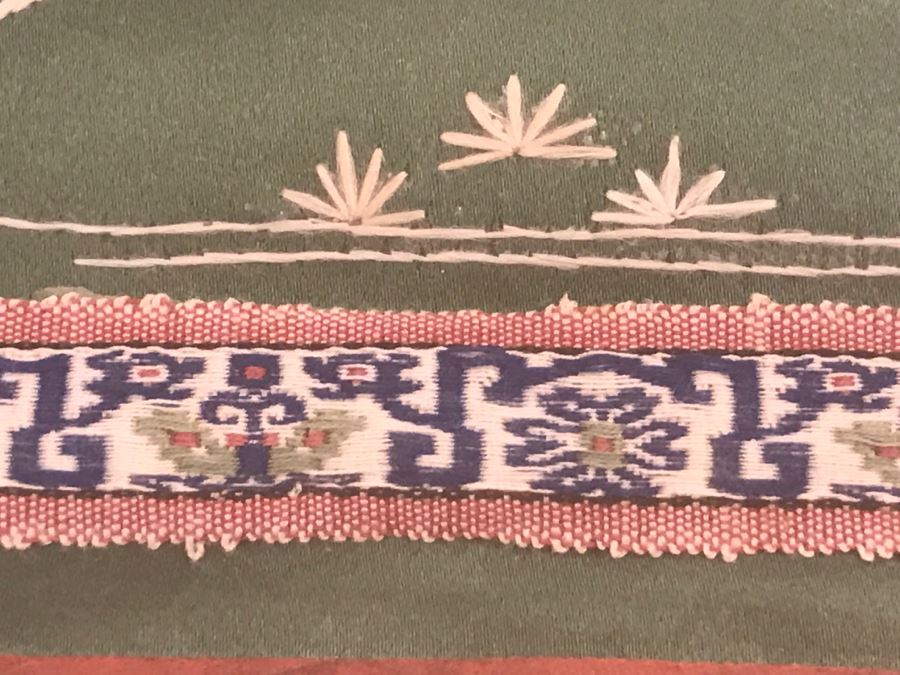 Framed Chinese Bird And Floral Embroidery [Photo 5]