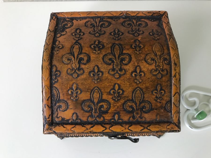 Items Shown On Cabinet: Metal Table Lamp, Decorative Clock, Cross, Decorative Plaque With Stand And Decorative Metal Ball [Photo 8]