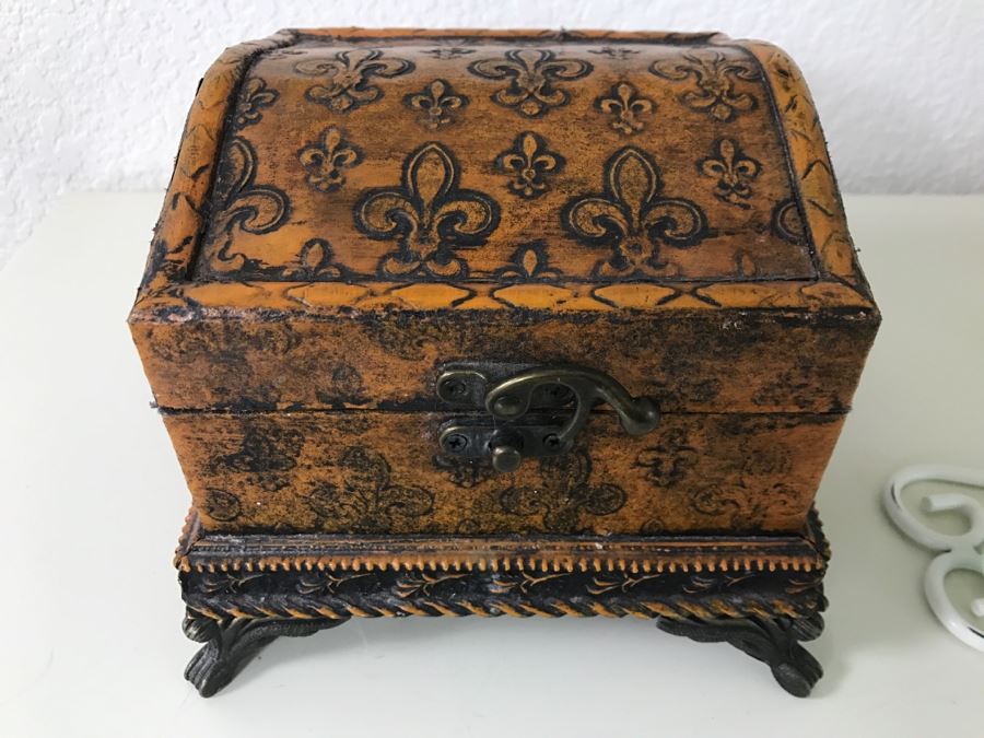 Items Shown On Cabinet: Metal Table Lamp, Decorative Clock, Cross, Decorative Plaque With Stand And Decorative Metal Ball [Photo 9]