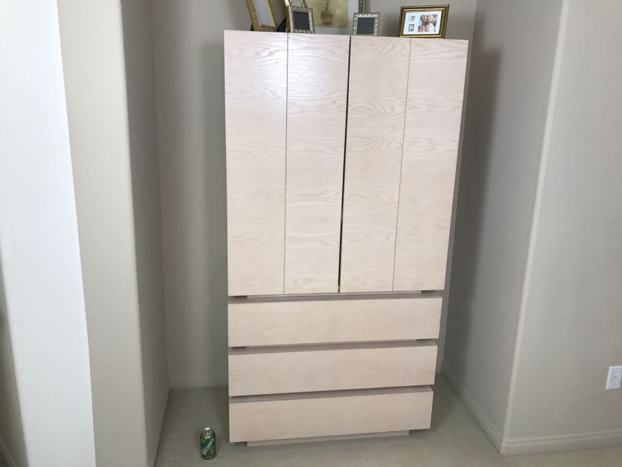 Modern Dresser Cabinet Armoire 3'H X 22'D X 69'H [Photo 3]