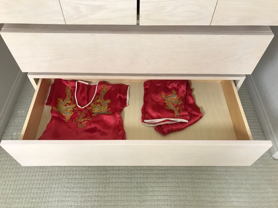 Modern Dresser Cabinet Armoire 3'H X 22'D X 69'H [Photo 4]