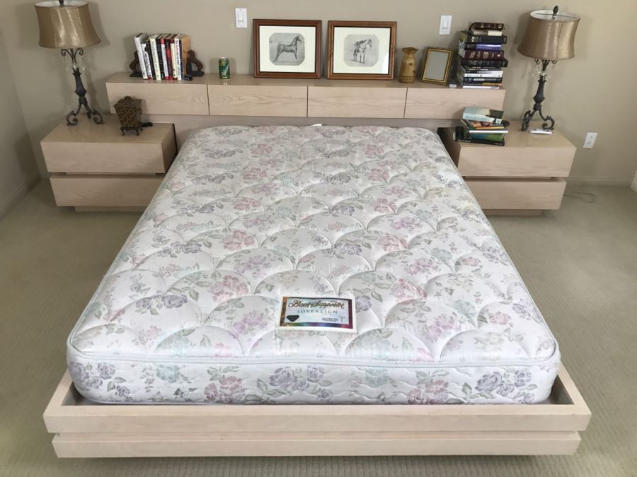 Modern Queen Size Platform Bed With Headboard And Pair Of Nightstands [Photo 2]