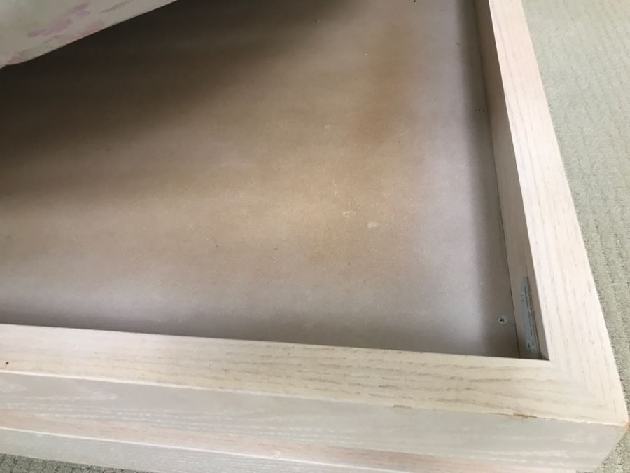 Modern Queen Size Platform Bed With Headboard And Pair Of Nightstands [Photo 12]