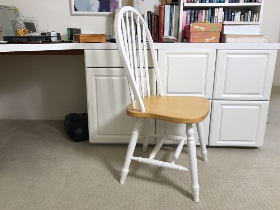 White Office Chair [Photo 2]