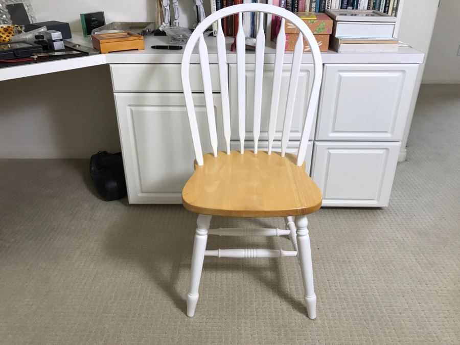 White Office Chair [Photo 3]