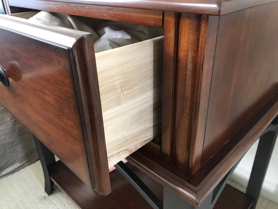 Contemporary Nightstand 2'W X 16'D X 26'H [Photo 4]