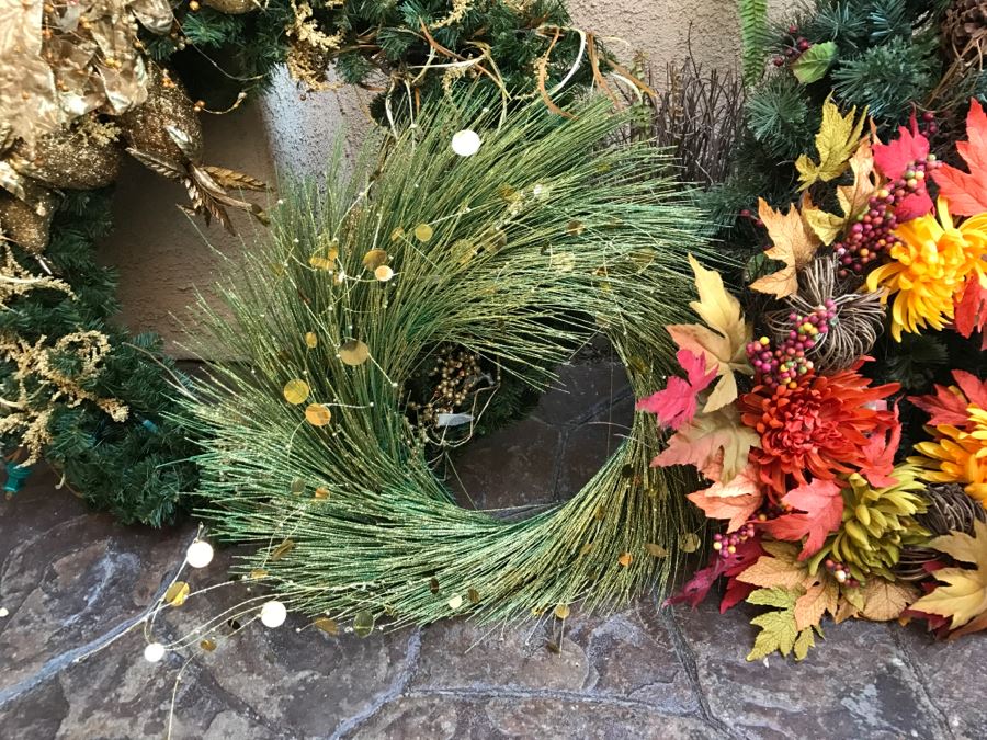 Huge Holiday Wreath Collection With Storage Bags Apx 11 Wreaths (Most Light Up) [Photo 3]