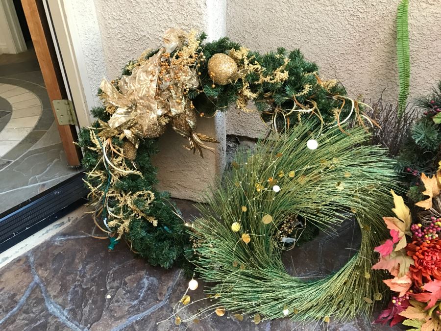 Huge Holiday Wreath Collection With Storage Bags Apx 11 Wreaths (Most Light Up) [Photo 2]