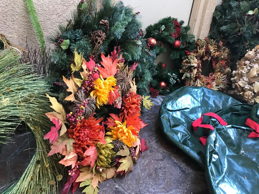 Huge Holiday Wreath Collection With Storage Bags Apx 11 Wreaths (Most Light Up) [Photo 13]