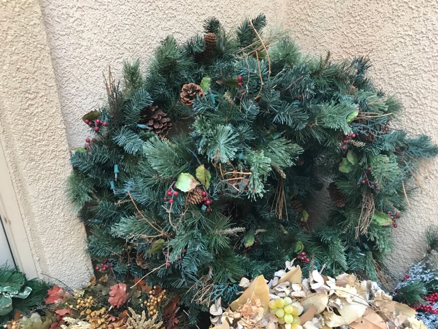 Huge Holiday Wreath Collection With Storage Bags Apx 11 Wreaths (Most Light Up) [Photo 7]