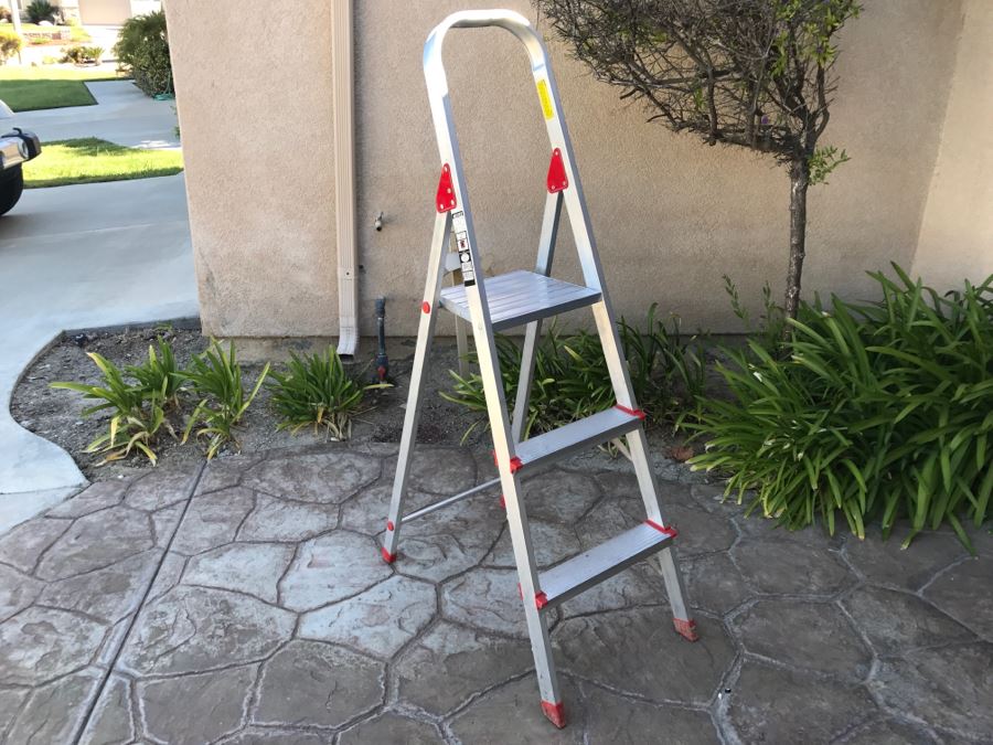 Davidson 3Ft Platform Ladder Model 566-03 [Photo 3]