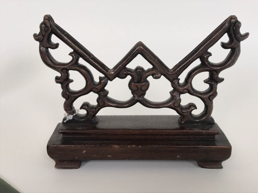 Decorative Relief Green Glass Horse With Wooden Stand [Photo 12]