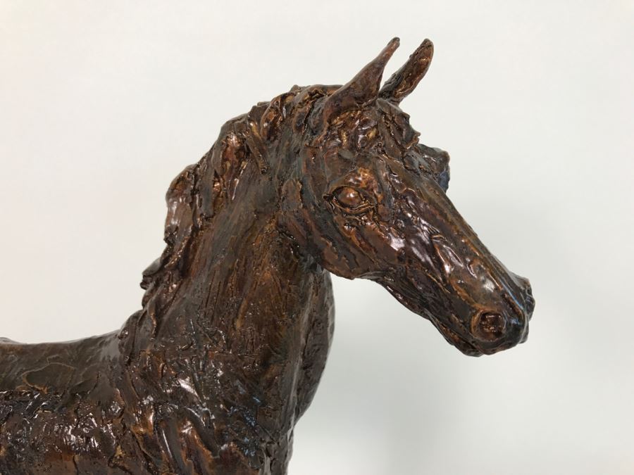 Resin Horse Sculpture [Photo 3]