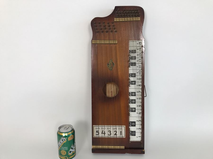 Vintage 1920's Pianoette Retailed For $28.50 By Pianolin Company [Photo 1]