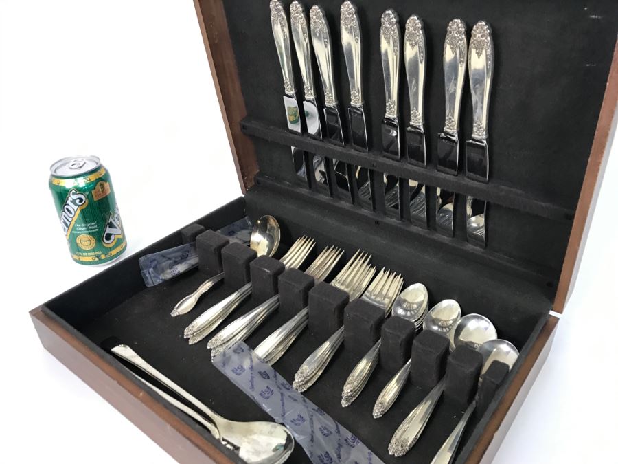 International Sterling Silver Prelude Pattern With Stunning Floral Repoussé Design Flatware Set In Silverware Box Apx Service For 8 - 1,118g Without Knives [Photo 13]
