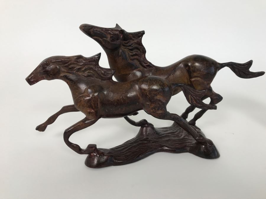 Metal Horse Sculpture [Photo 4]