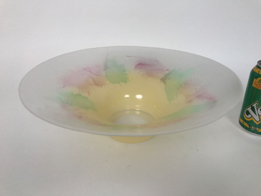 Large Glass Bowl [Photo 1]