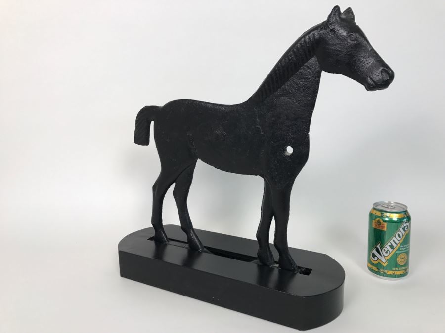 Large Black Metal Horse Sculpture [Photo 5]