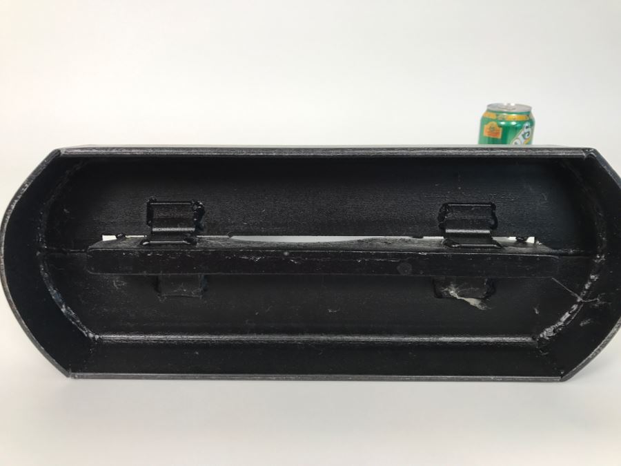 Large Black Metal Horse Sculpture [Photo 12]