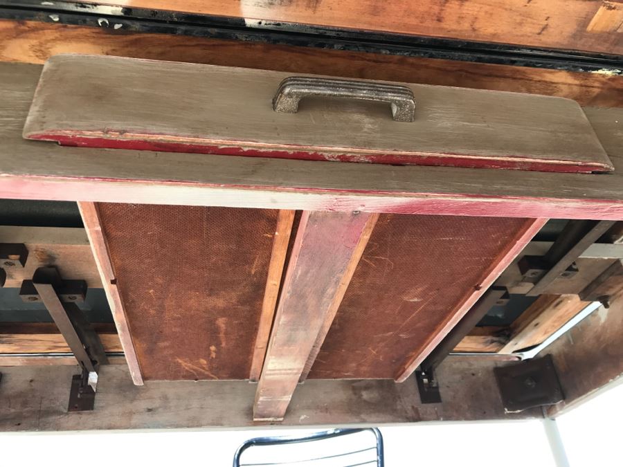 Vintage Mid-Century Porcelain Top Kitchen Table With Built In Leaves And (4) Cosco Folding Chairs [Photo 16]